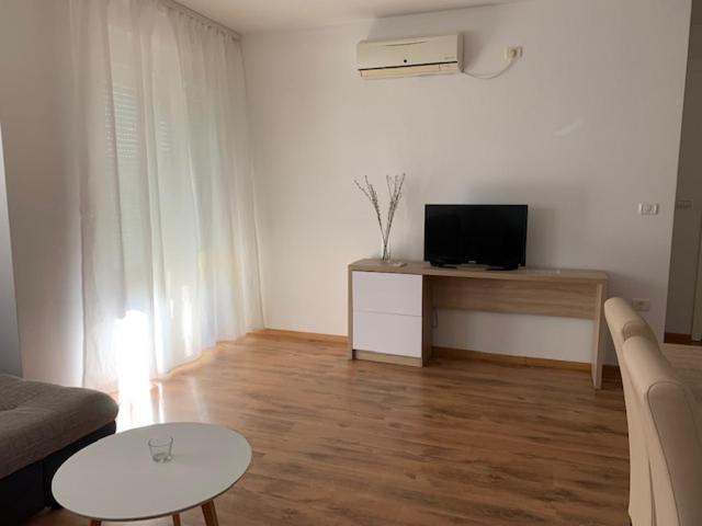 Neea Apartments เมดูลิน ภายนอก รูปภาพ